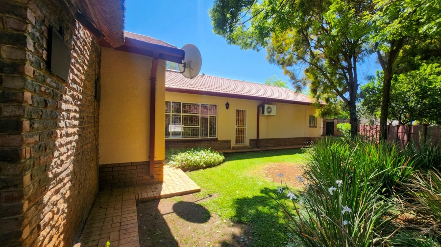 4 Bedroom Property for Sale in Flamwood North West